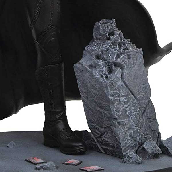 DC Movie Gallery Batman from Dark Knight Rises PVC Diorama - PlayGoSmart