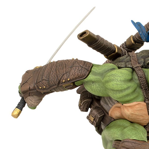 Soška Teenage Mutant Ninja Turtle: Leonardo 23 cm